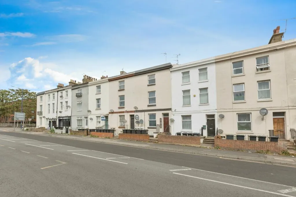 1 bed Maisonette