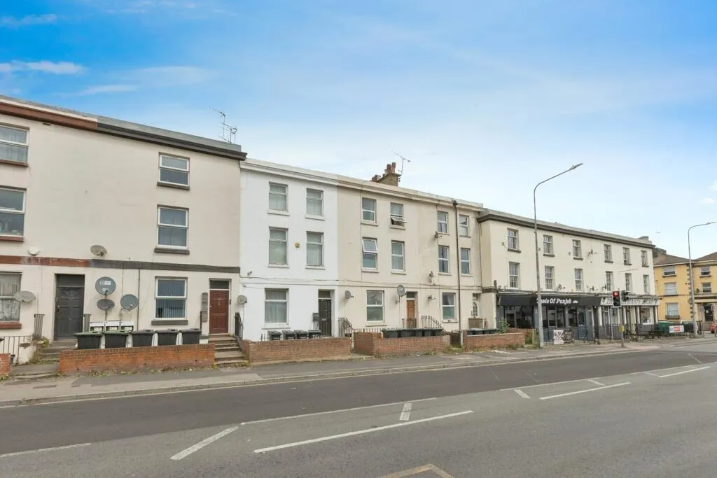 1 bed Maisonette