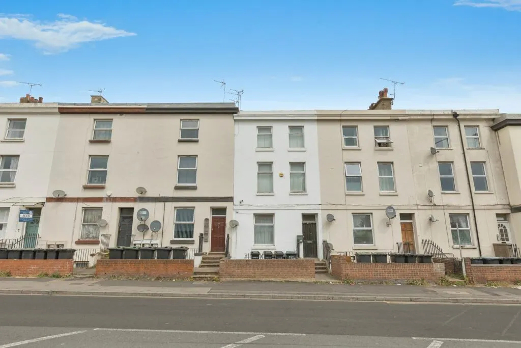1 bed Maisonette