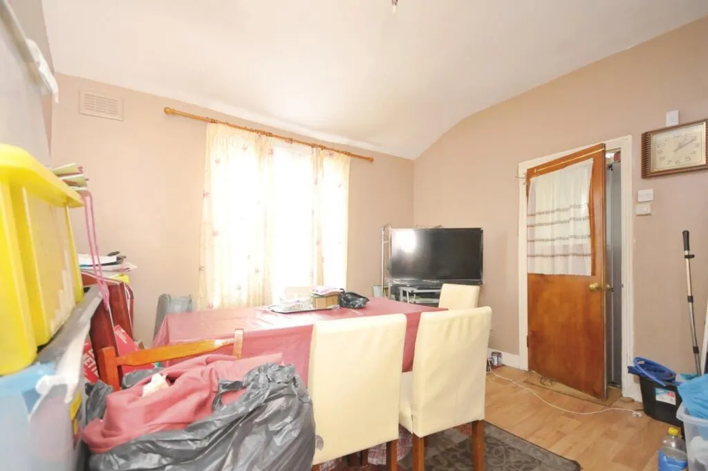 2 bed Maisonette