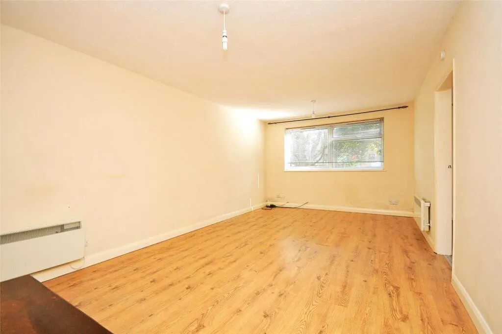 2 bed Ground Flat