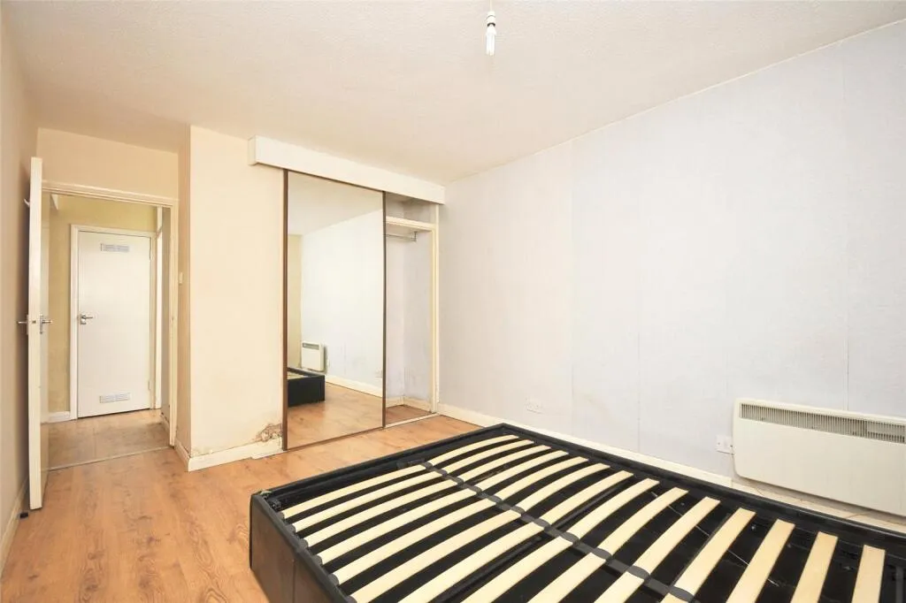 2 bed Ground Flat