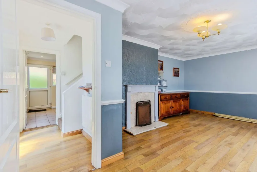 3 bed End of Terrace