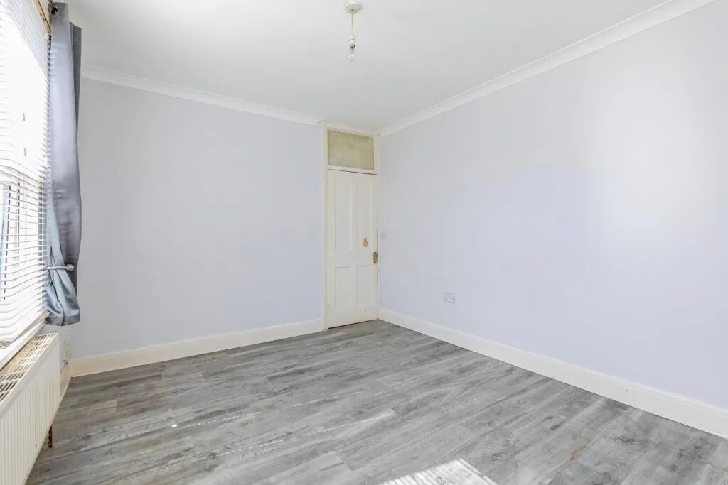 3 bed End of Terrace