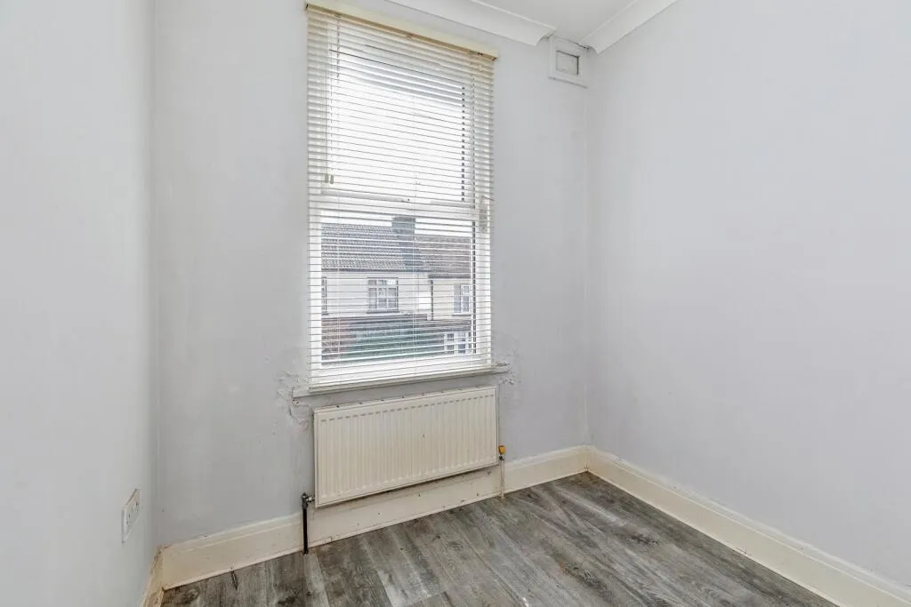 3 bed End of Terrace