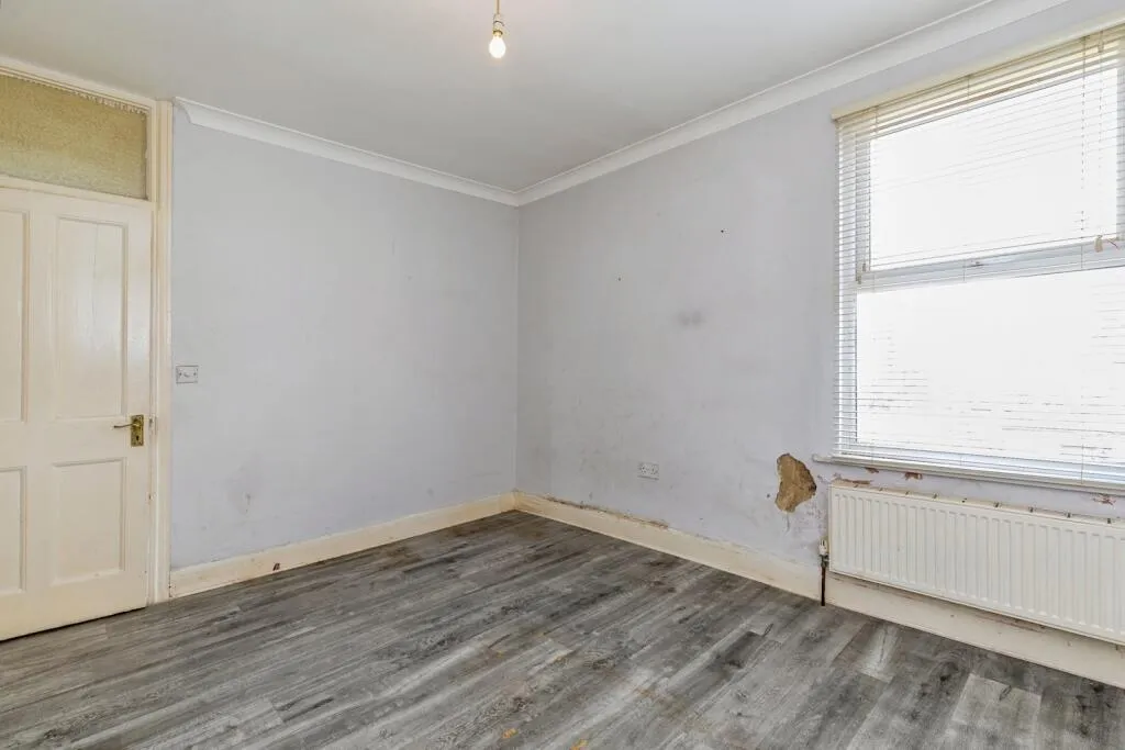 3 bed End of Terrace