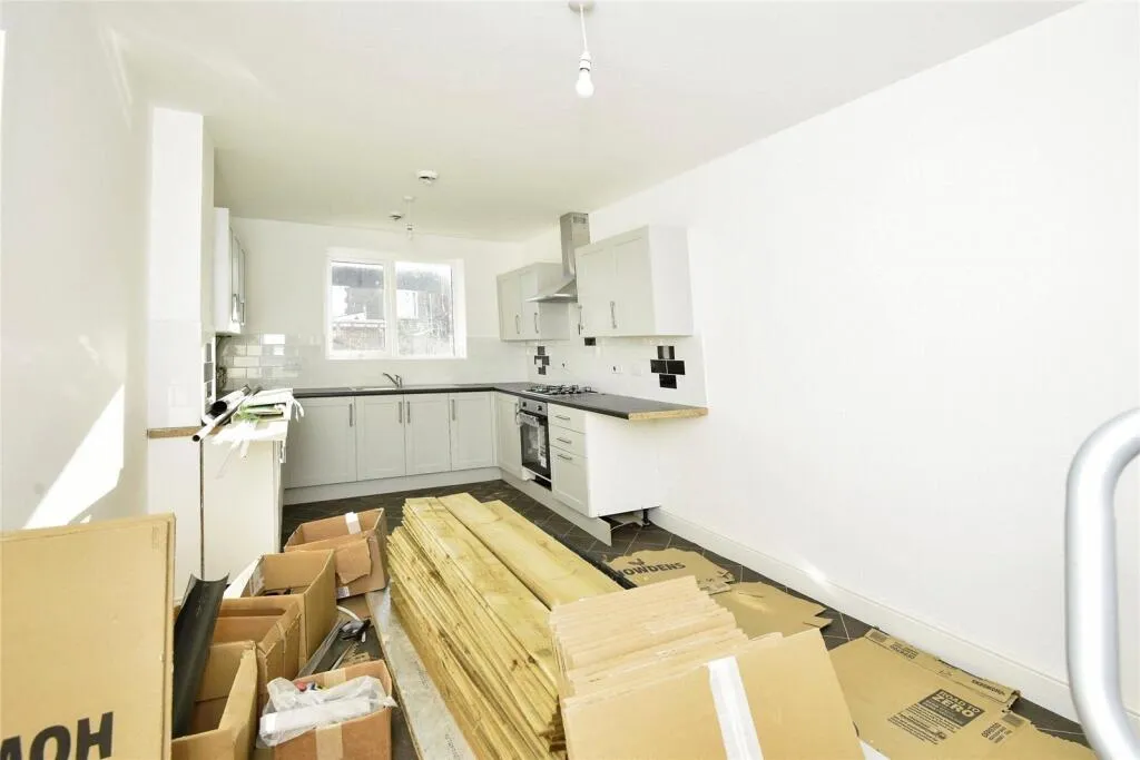 4 bed End of Terrace
