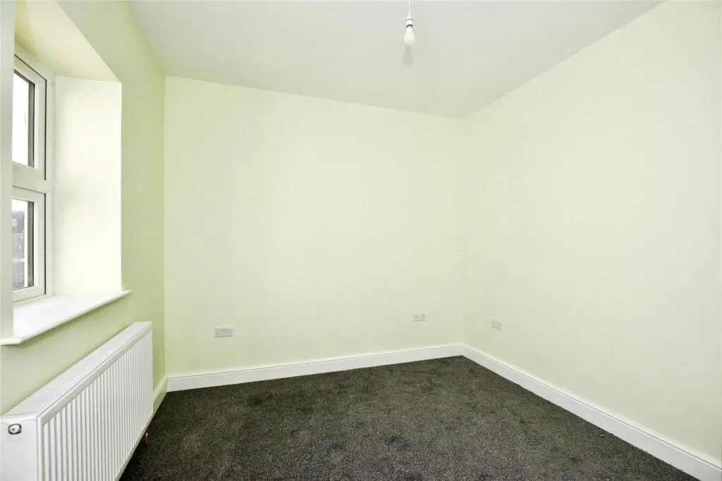 4 bed End of Terrace