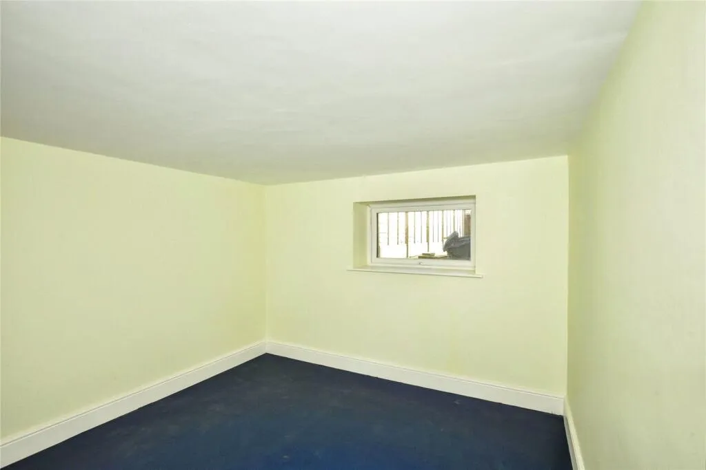4 bed End of Terrace
