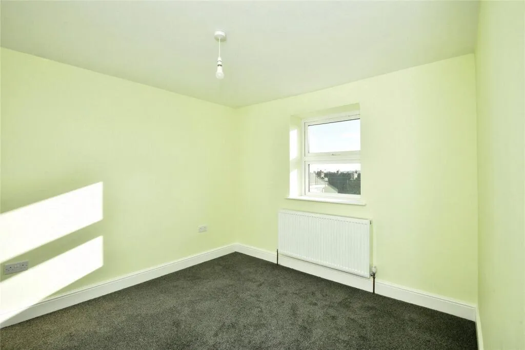 4 bed End of Terrace