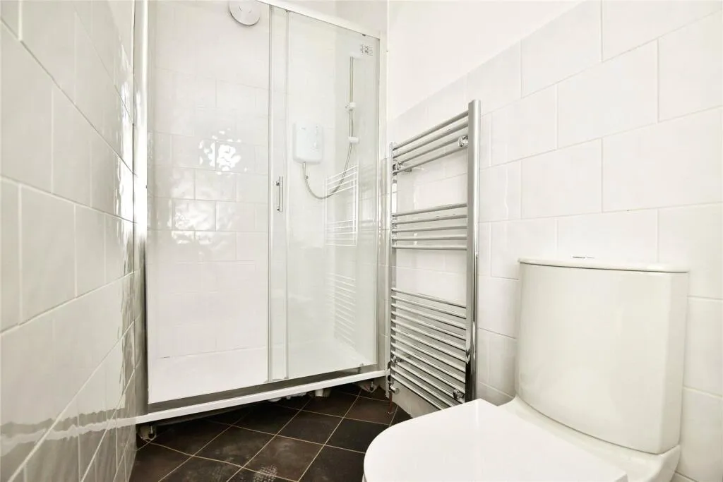 4 bed End of Terrace
