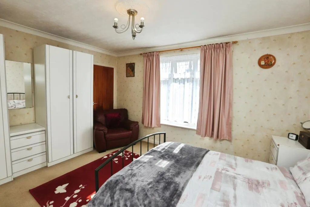 3 bed Semi-Detached