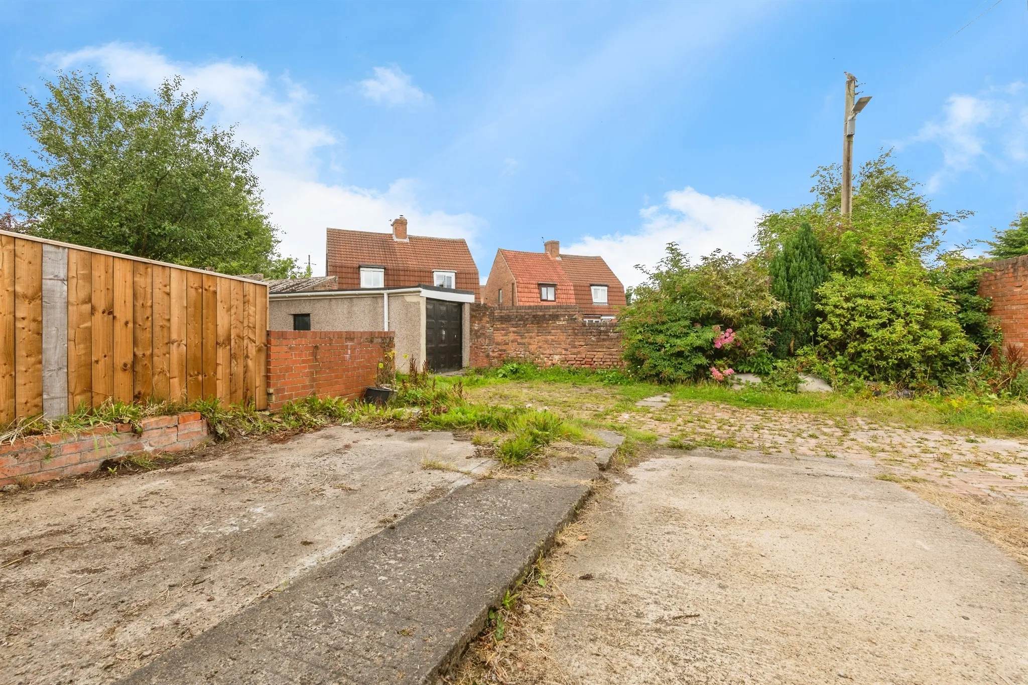 3 bed End of Terrace
