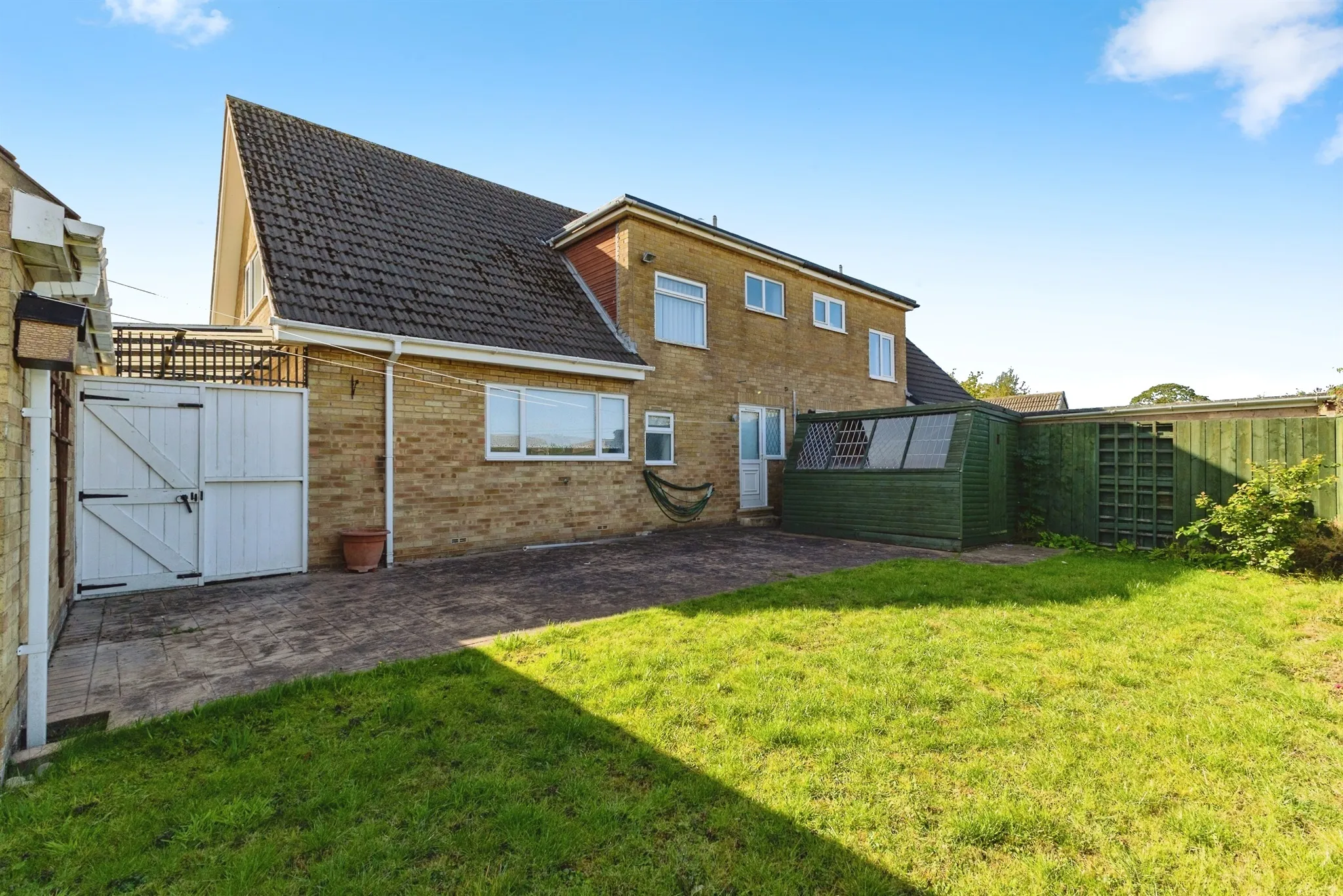 2 bed Semi-Detached Bungalow