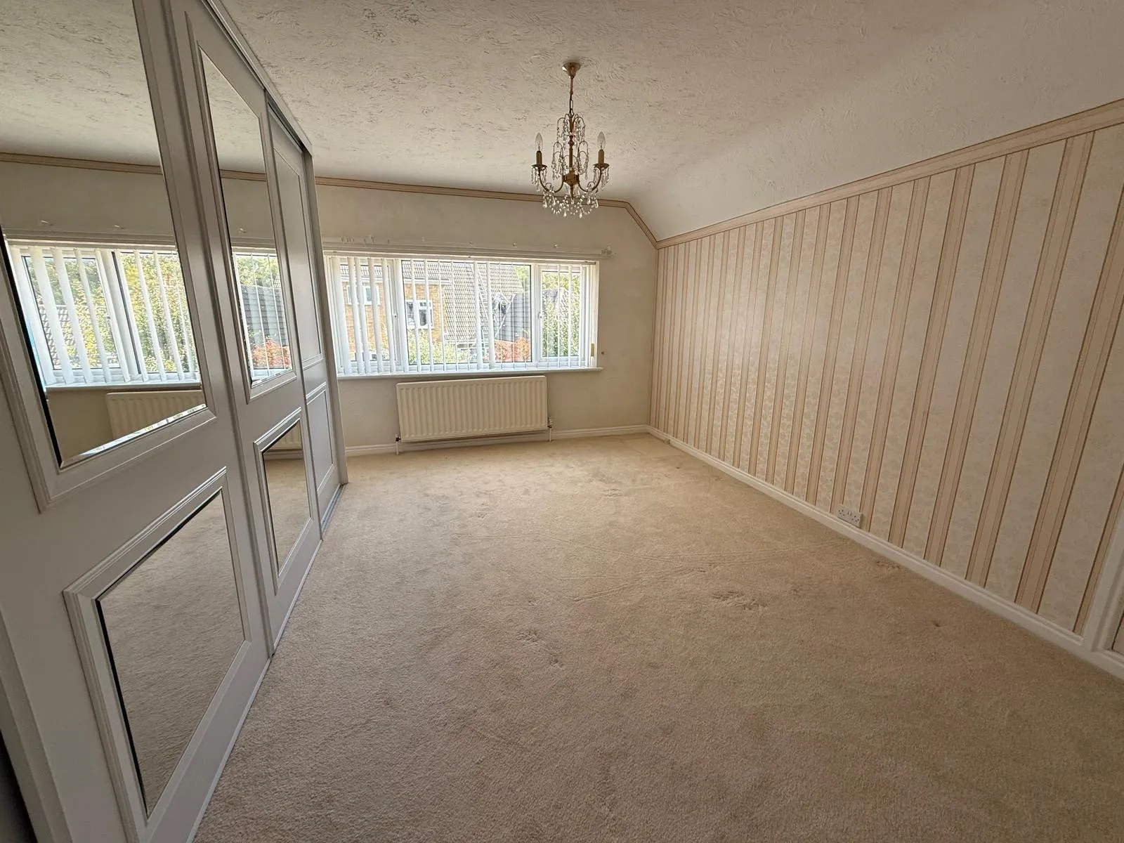 2 bed Semi-Detached Bungalow