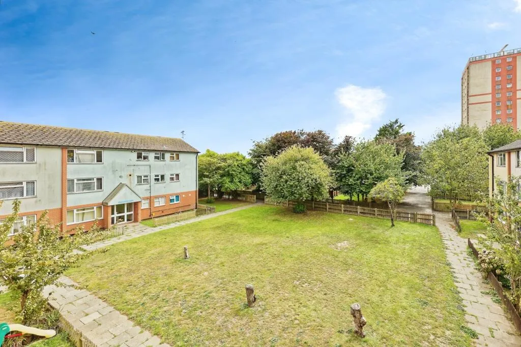 3 bed Apartment