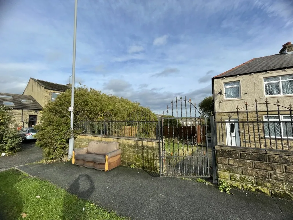 Land At 127 Leeds Road, Eccleshill, Bradford, West Yorkshire, BD2 3EJ
