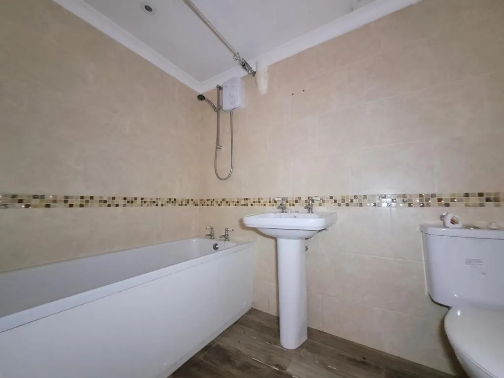 Flat 3, Hallgarth, Grimsby, Lincolnshire DN36 5TQ