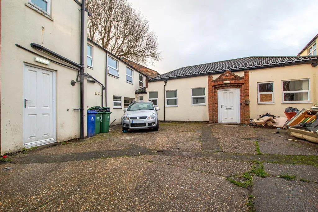 39a & 39b Lord Street, Grimsby, Lincolnshire, DN31 2ND