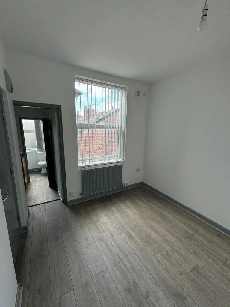Flat 1-4, 5 Woodfield Road, Doncaster, South Yorkshire, DN4 8EP