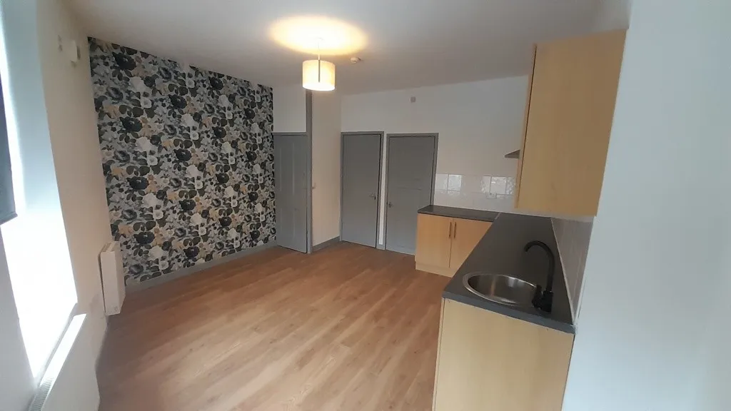 Flat 1-4, 5 Woodfield Road, Doncaster, South Yorkshire, DN4 8EP