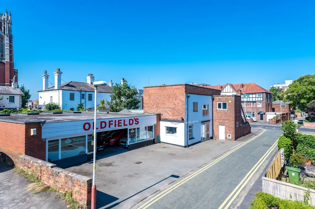 2a Queens Road, Southport, Merseyside, PR9 9HN