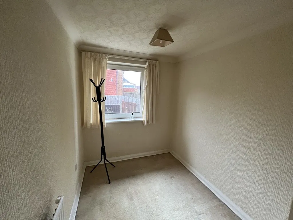 136 Erskine Crescent, Heeley, Sheffield, South Yorkshire, S2 3LR