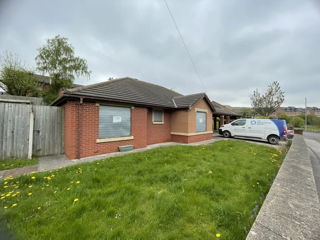 Fernlea, 59 Fort Ann Road, Soothill, Batley, West Yorkshire, WF17 6LS