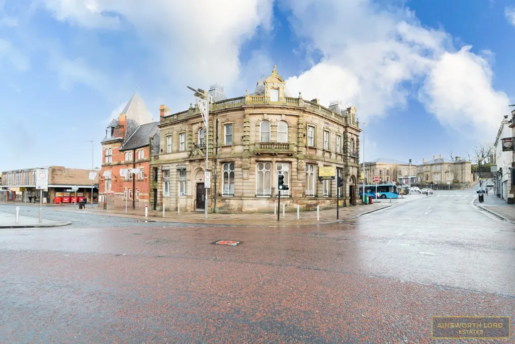 Flat 2, District Bank Chambers, Church Street, Darwen, Lancashire, BB3 1BW
