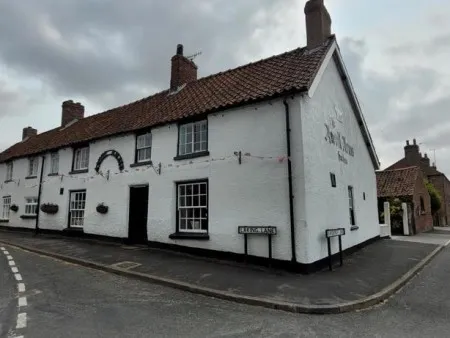 The Anvil Arms, Bridlington Road, Wold Newton, Driffield, East Riding of Yorkshire, YO25 3YL