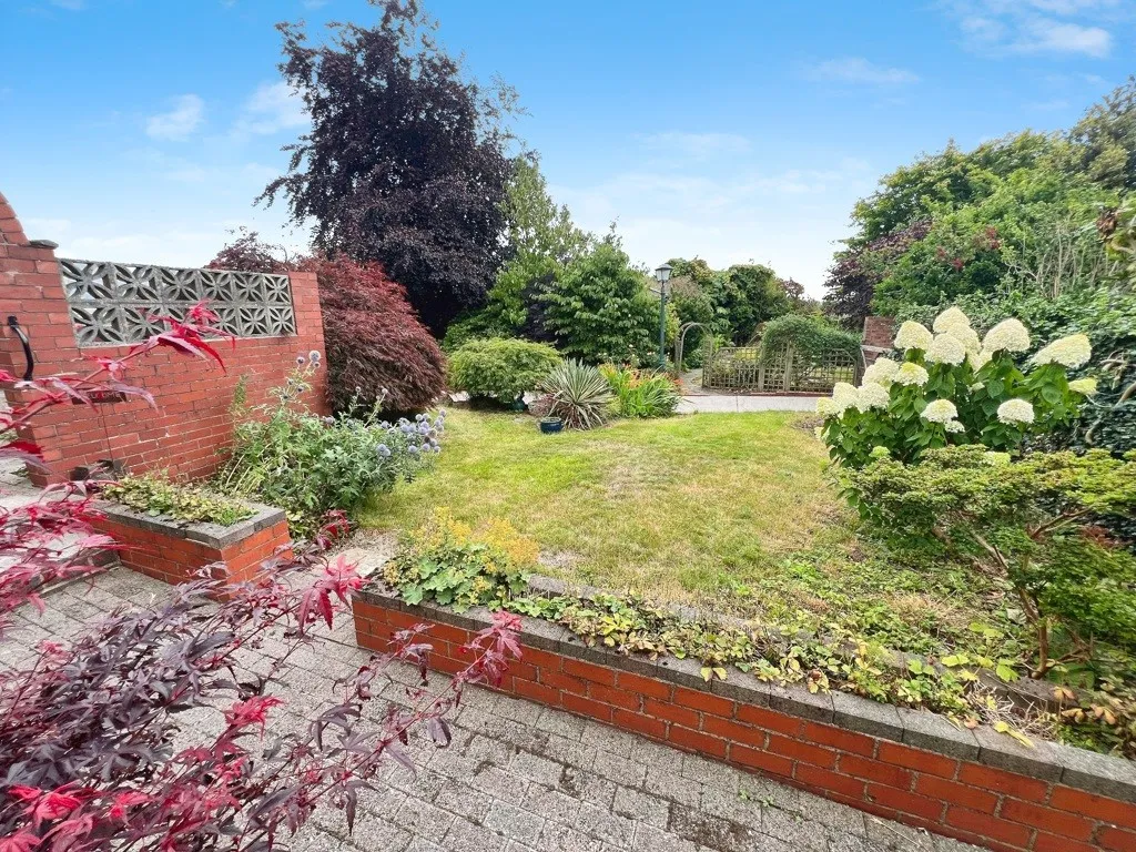 560 Radcliffe Road, Bolton, Lancashire, BL3 1AN