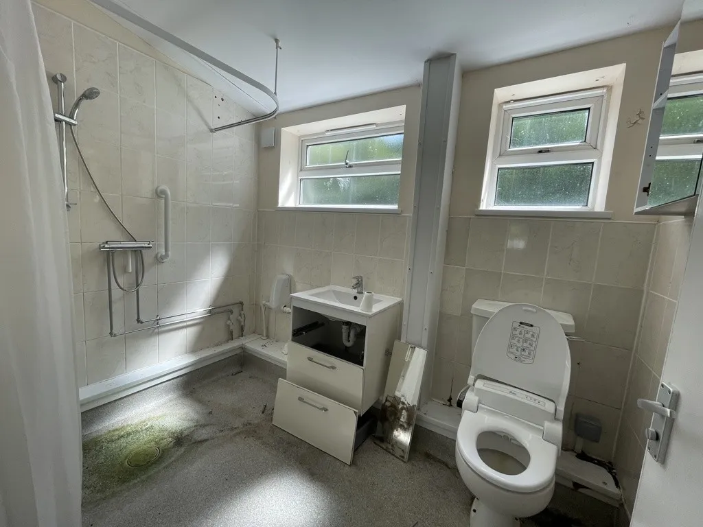 Bungalow, Rigton Drive, Leeds, West Yorkshire, LS9 7PY