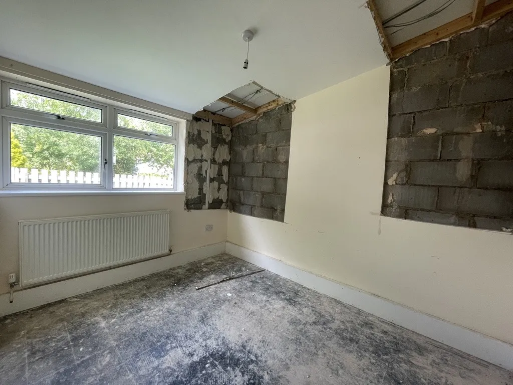 Bungalow, Rigton Drive, Leeds, West Yorkshire, LS9 7PY
