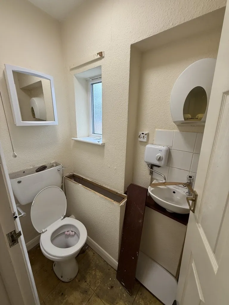Hope House, Whitting Valley Road, Old Whittington, Chesterfield, Derbyshire, S41 9EY