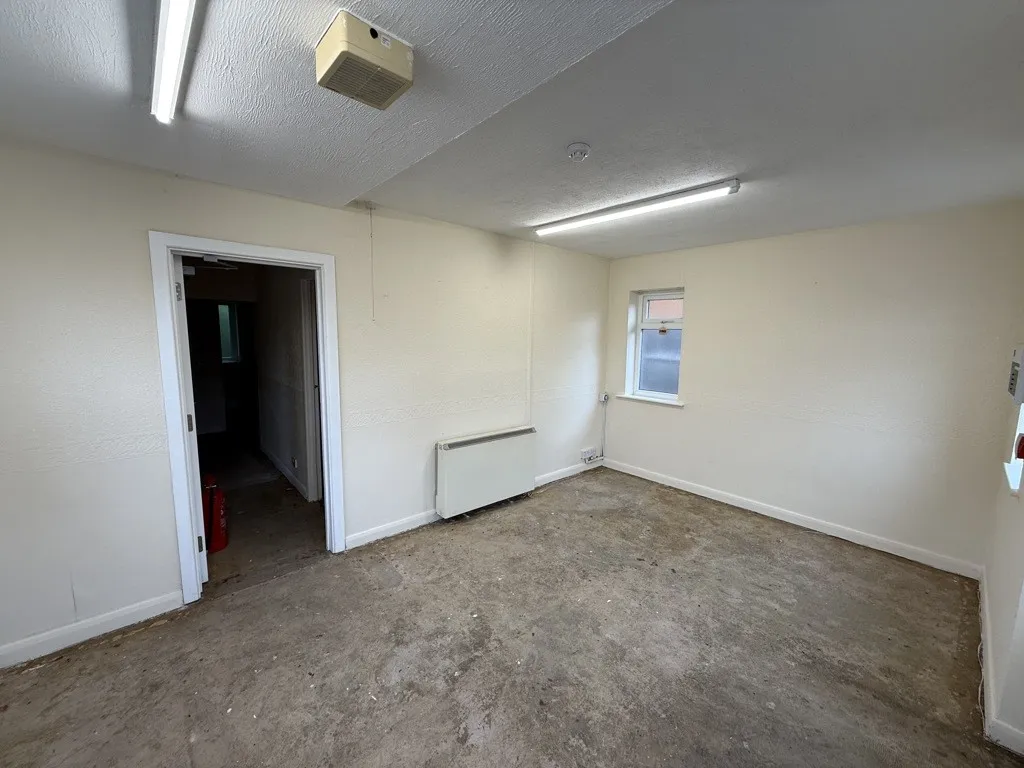 Hope House, Whitting Valley Road, Old Whittington, Chesterfield, Derbyshire, S41 9EY