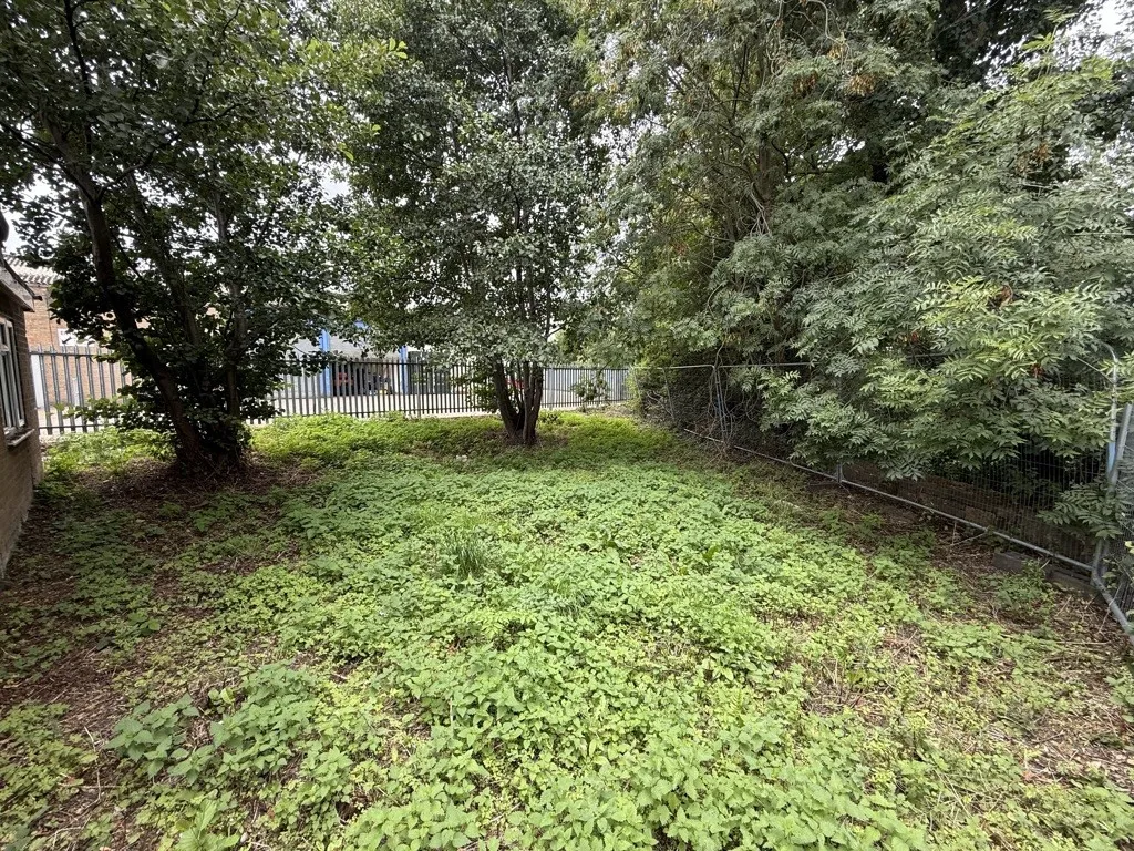Hope House, Whitting Valley Road, Old Whittington, Chesterfield, Derbyshire, S41 9EY