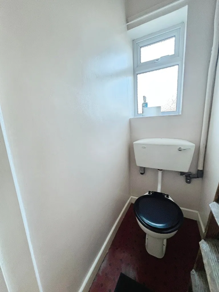 1052 Chorley Old Road, Bolton, Lancashire, BL1 5SE