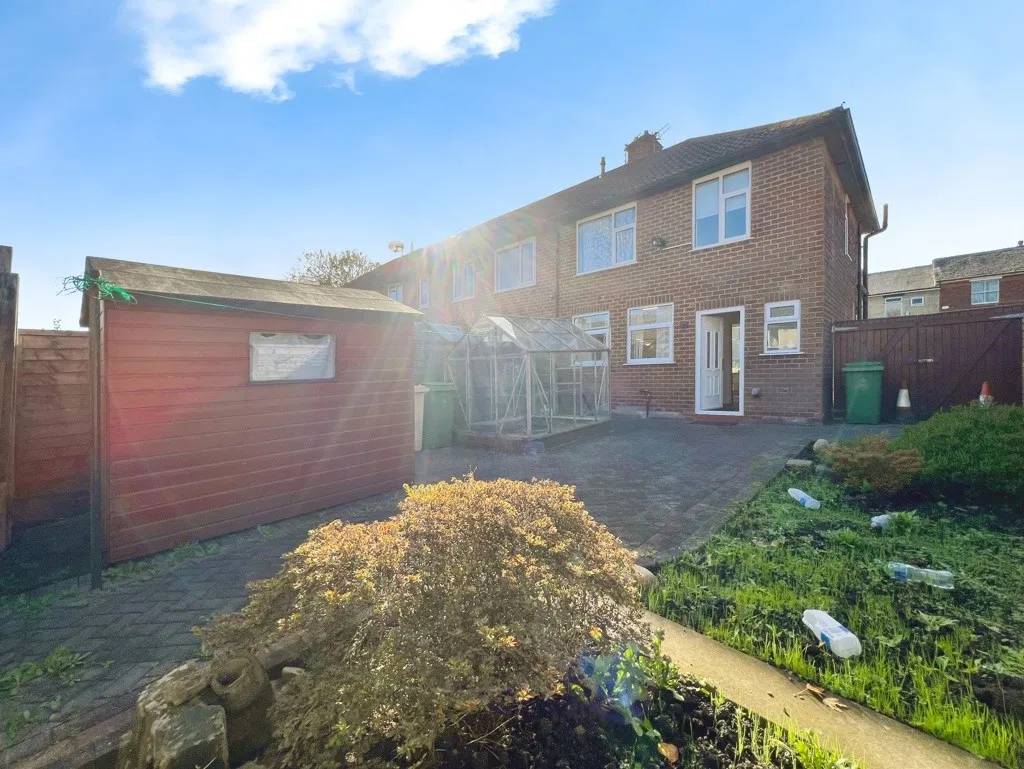 1052 Chorley Old Road, Bolton, Lancashire, BL1 5SE