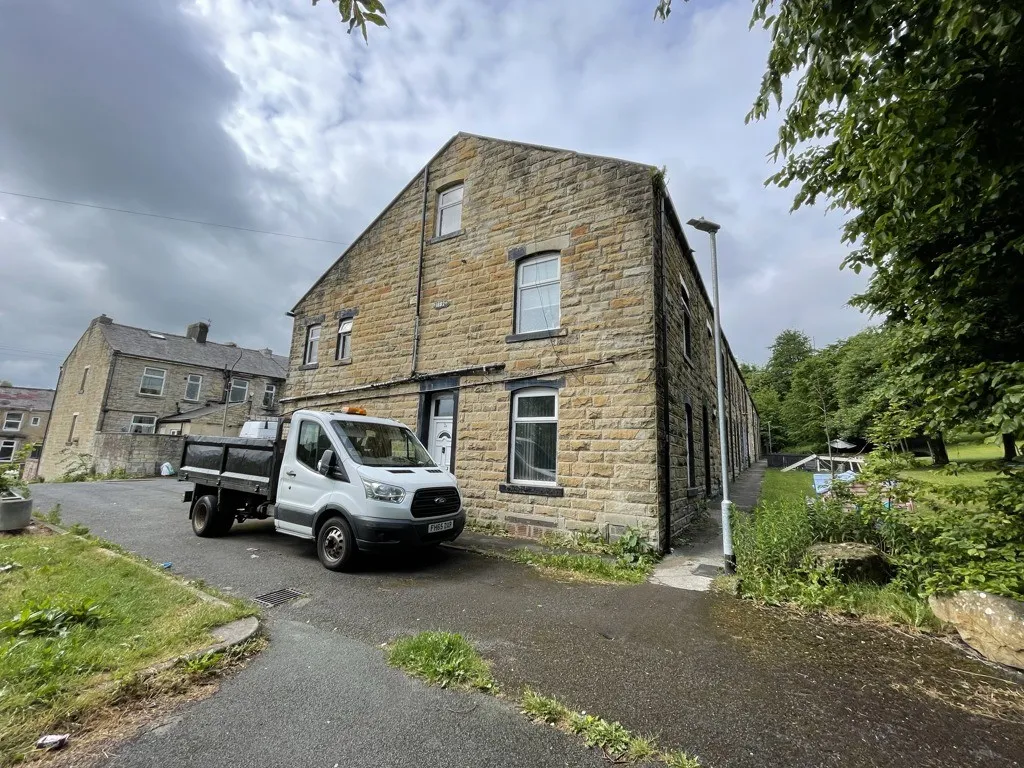 2A Clare Street, Burnley, Lancashire, BB11 4AT