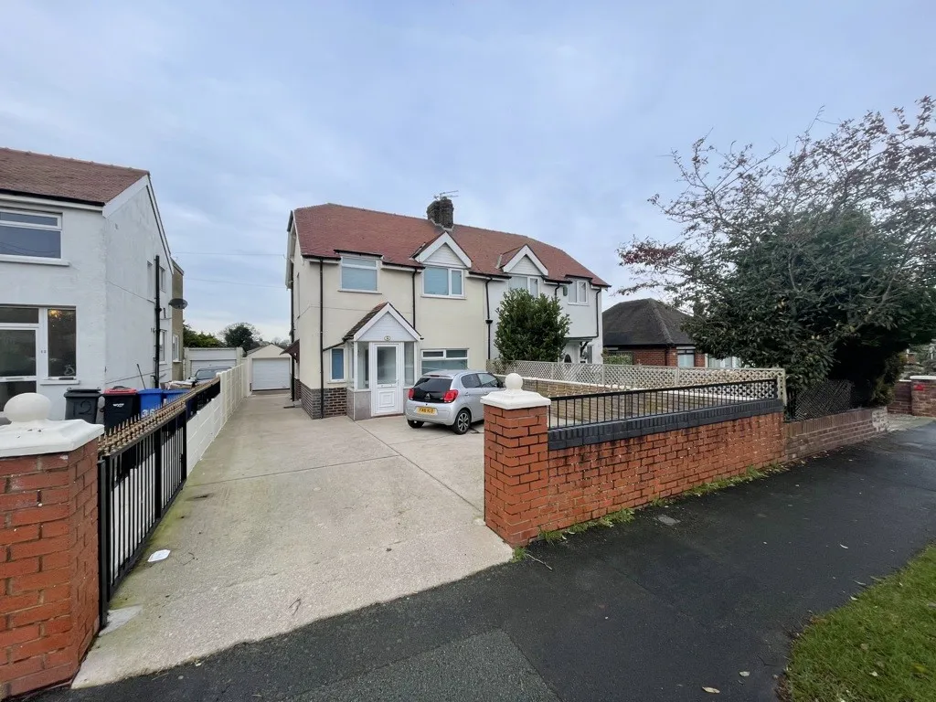14 Newton Drive East, Blackpool, Lancashire, FY3 8QH