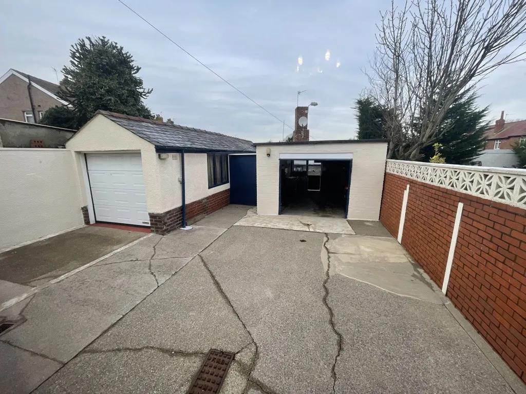 14 Newton Drive East, Blackpool, Lancashire, FY3 8QH