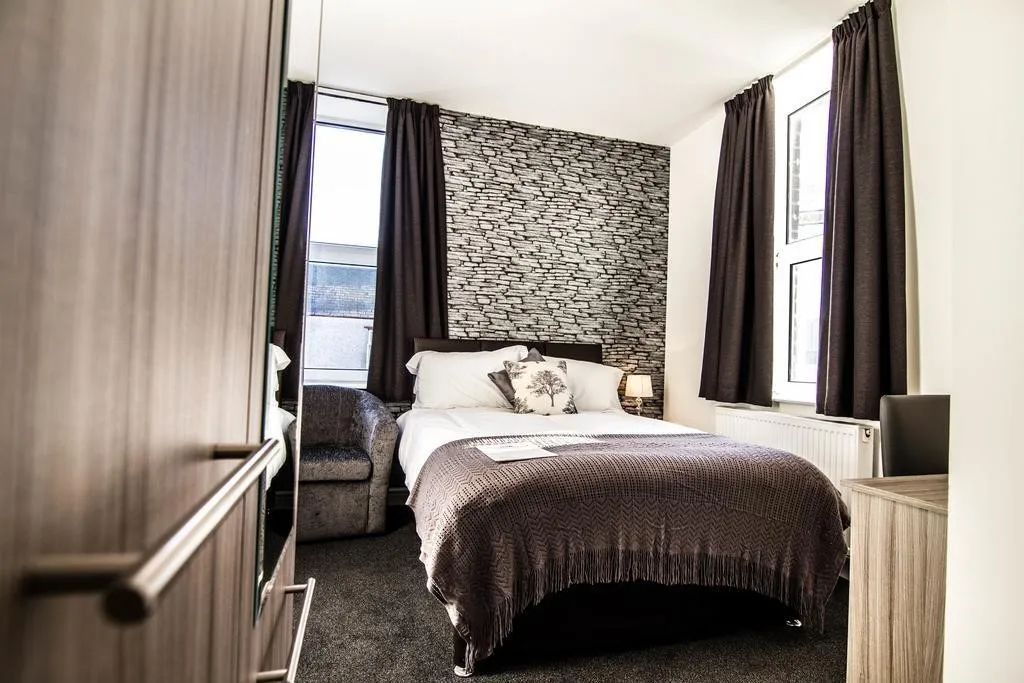 Wheatsheaf, 124 Hindpool Road, Barrow-In-Furness, Cumbria, LA14 1XZ