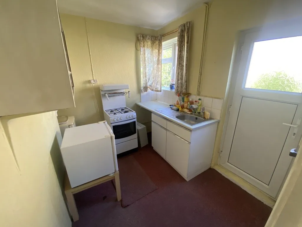 131 Bramcote Lane, Beeston, Nottingham, Nottinghamshire, NG9 4EU