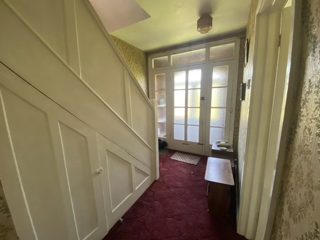 131 Bramcote Lane, Beeston, Nottingham, Nottinghamshire, NG9 4EU