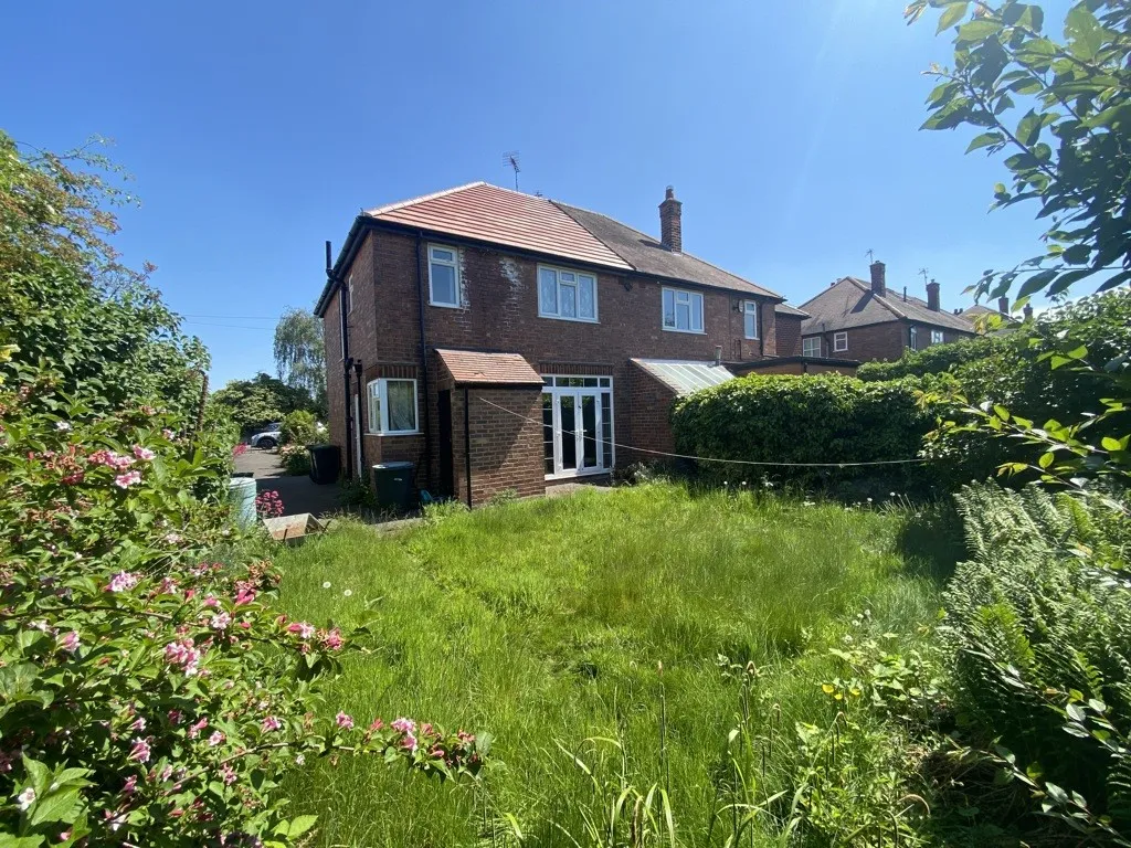 131 Bramcote Lane, Beeston, Nottingham, Nottinghamshire, NG9 4EU