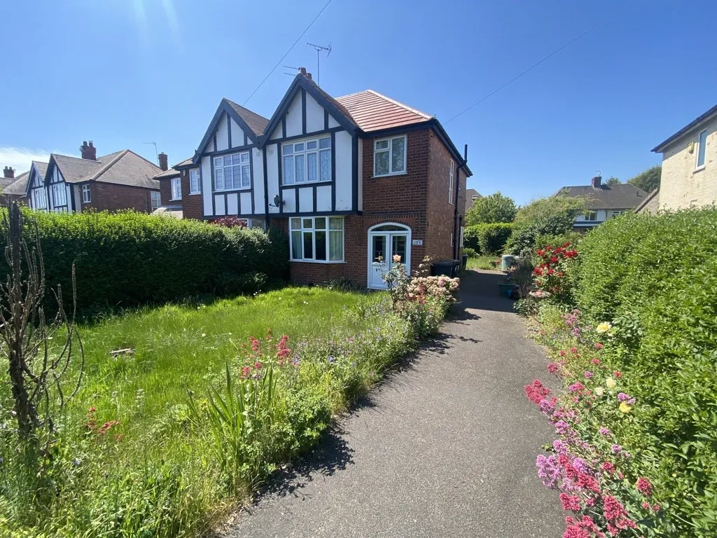 131 Bramcote Lane, Beeston, Nottingham, Nottinghamshire, NG9 4EU