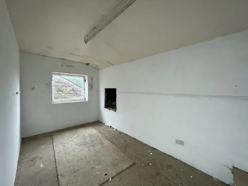 8 Windy Bank, Colne, Lancashire, BB8 9HZ