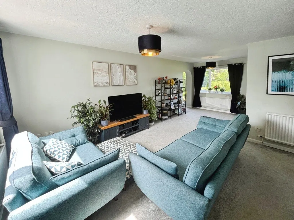 6 Willow Hey, Bromley Cross, Bolton, Lancashire, BL7 9YD