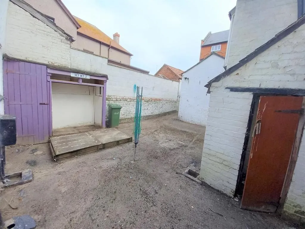 23 Fairfield Avenue, Rhyl, Denbighshire, LL18 3EE