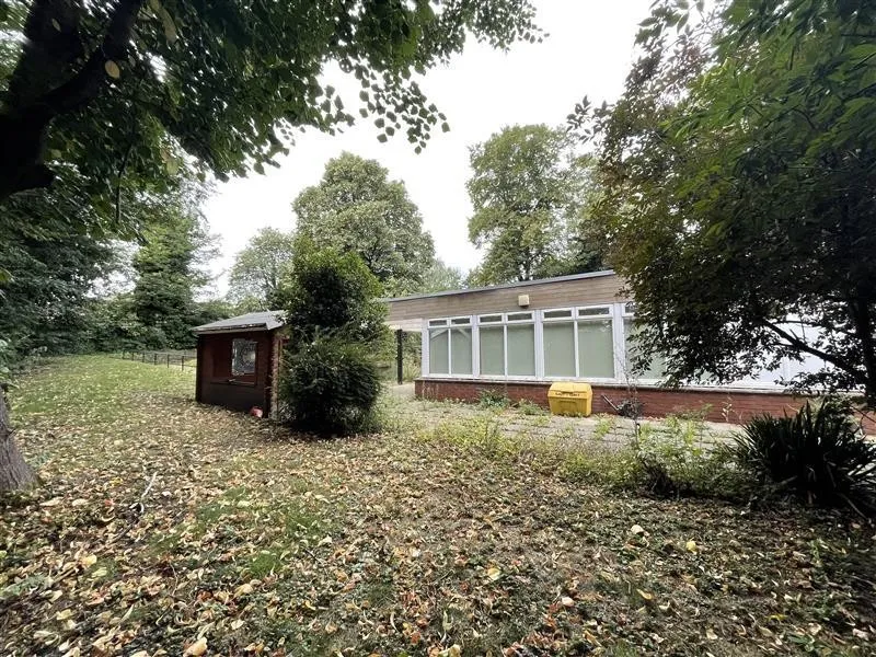 Former Lovell Park Day Centre, 1 Lovell Park Gate, Leeds, West Yorkshire, LS7 1DA